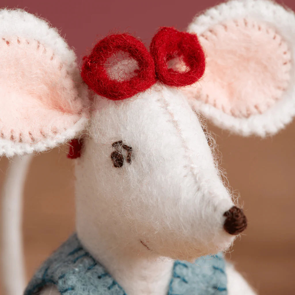 Librarian Mouse Kit | Corinne Lapierre