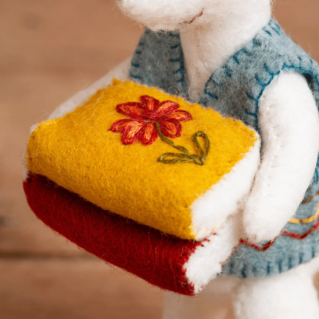 Librarian Mouse Kit | Corinne Lapierre