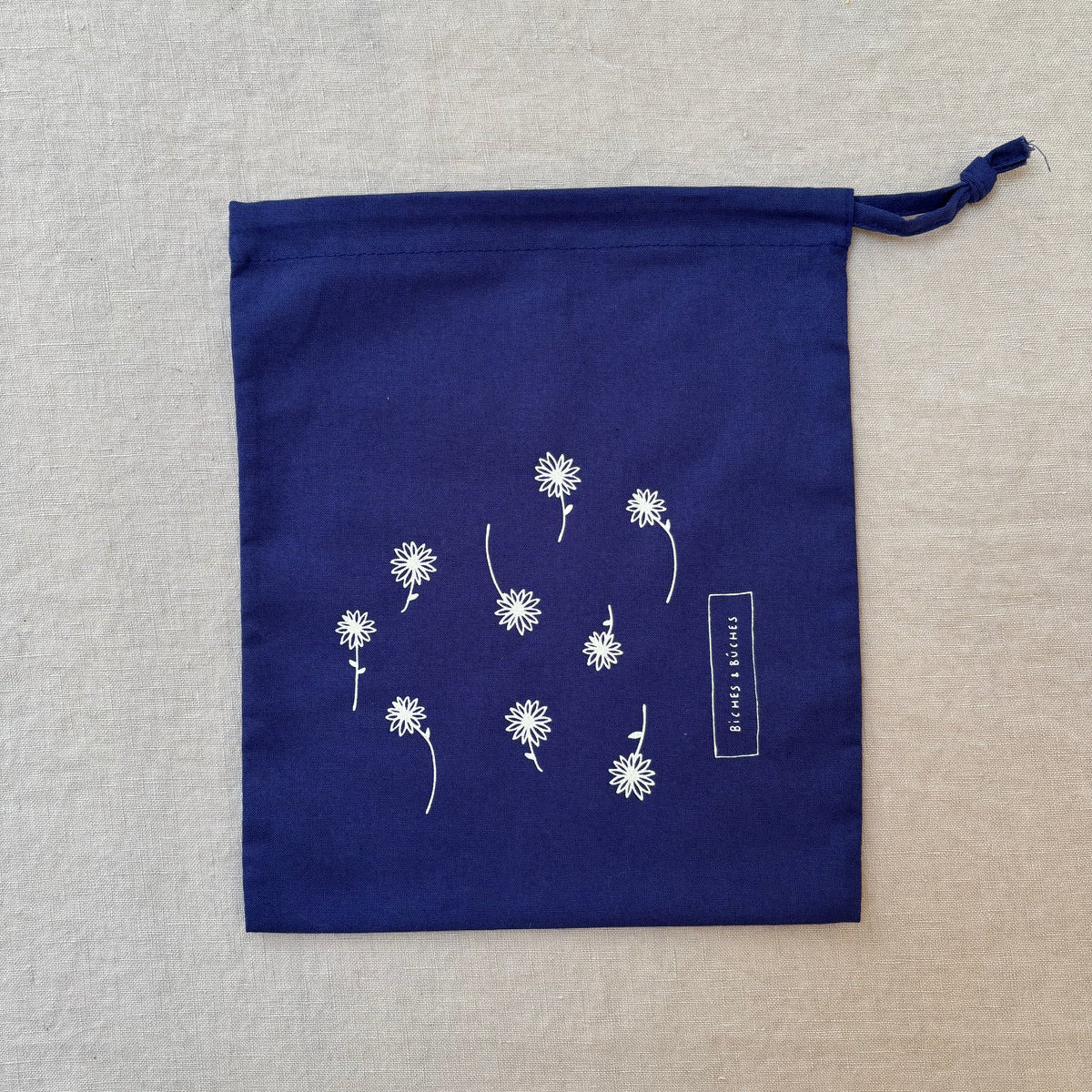 The Blue Pouch | Biches et Bûches