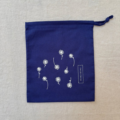 The Blue Pouch | Biches et Bûches