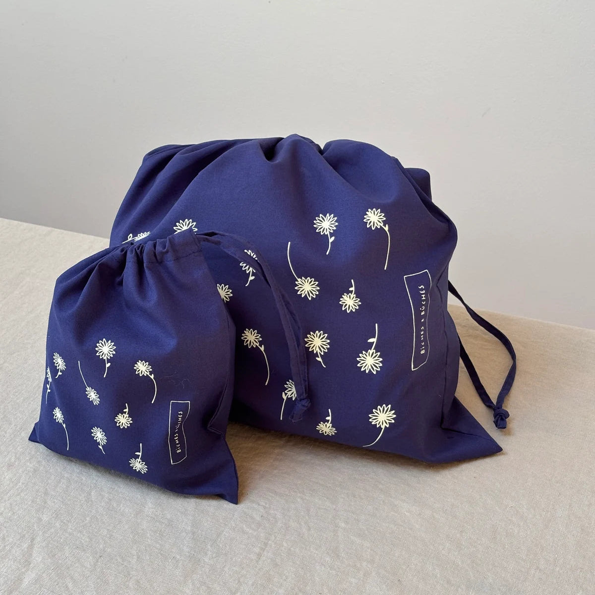 The Blue Pouch | Biches et Bûches