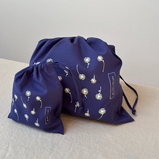 The Blue Pouch | Biches et Bûches