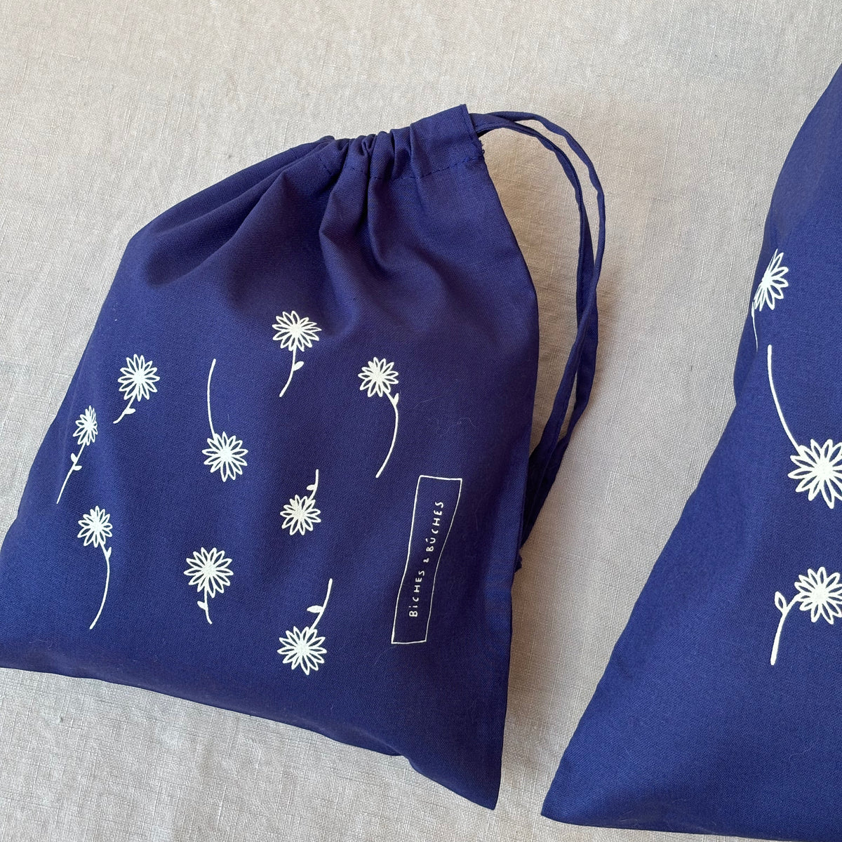 The Blue Pouch | Biches et Bûches