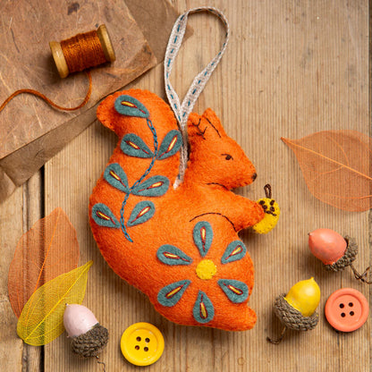 Folk Squirrel Kit | Corinne Lapierre
