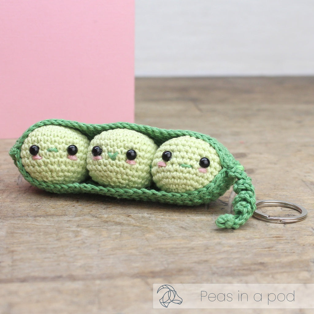 Peas in a Pod Bag Pendant Crochet Kit