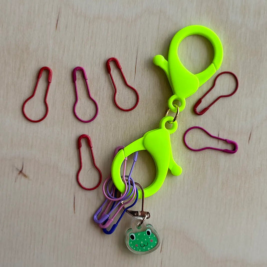 Stitch Marker Claw Clip Holder Keychain | Comma Craft Co.