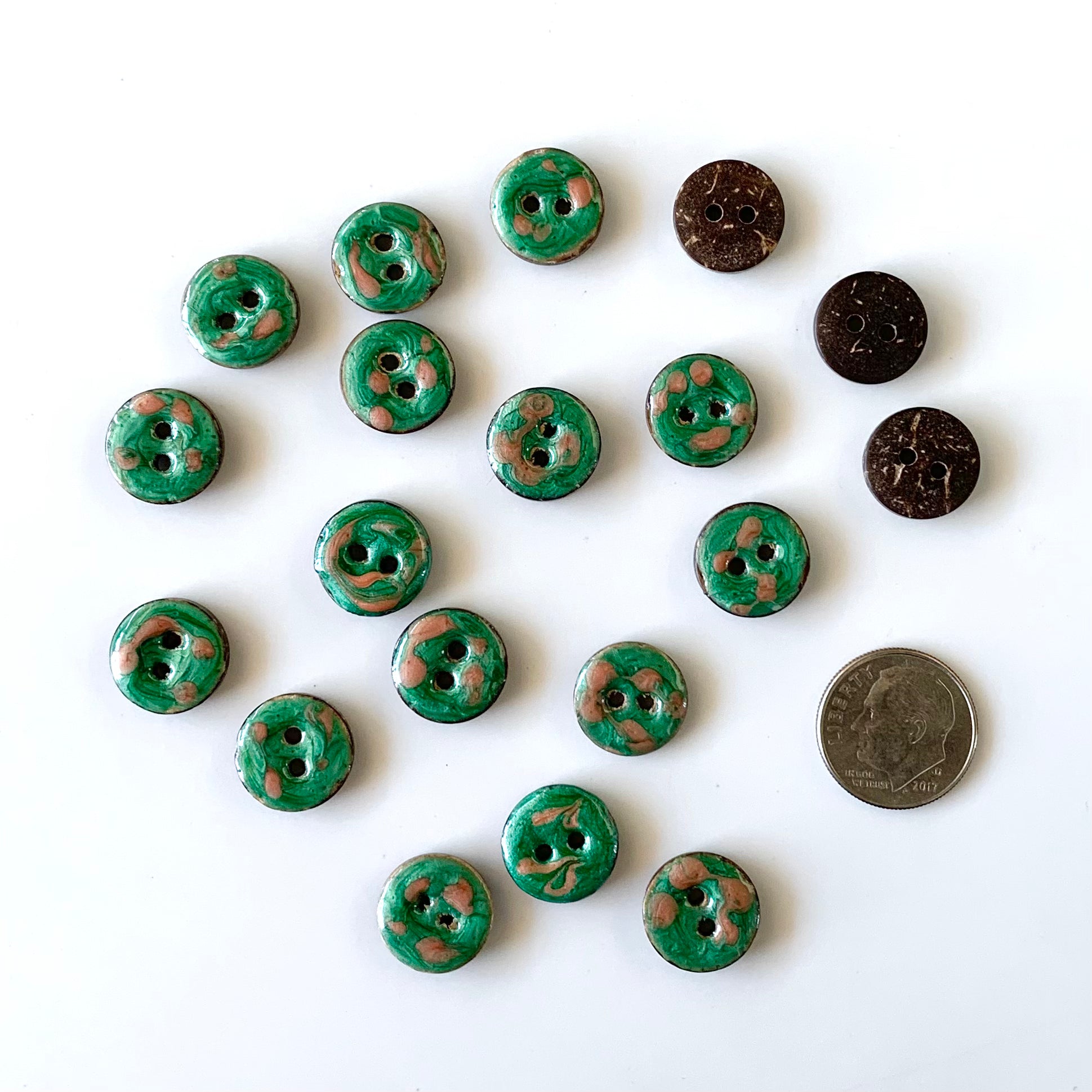 Yam Buttons Coconut & Bamboo Buttons under 1 inch – Black Squirrel Yarns