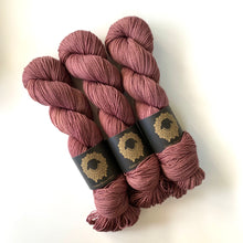 Load image into Gallery viewer, BFL Sock - Golden Sheep Fibers
